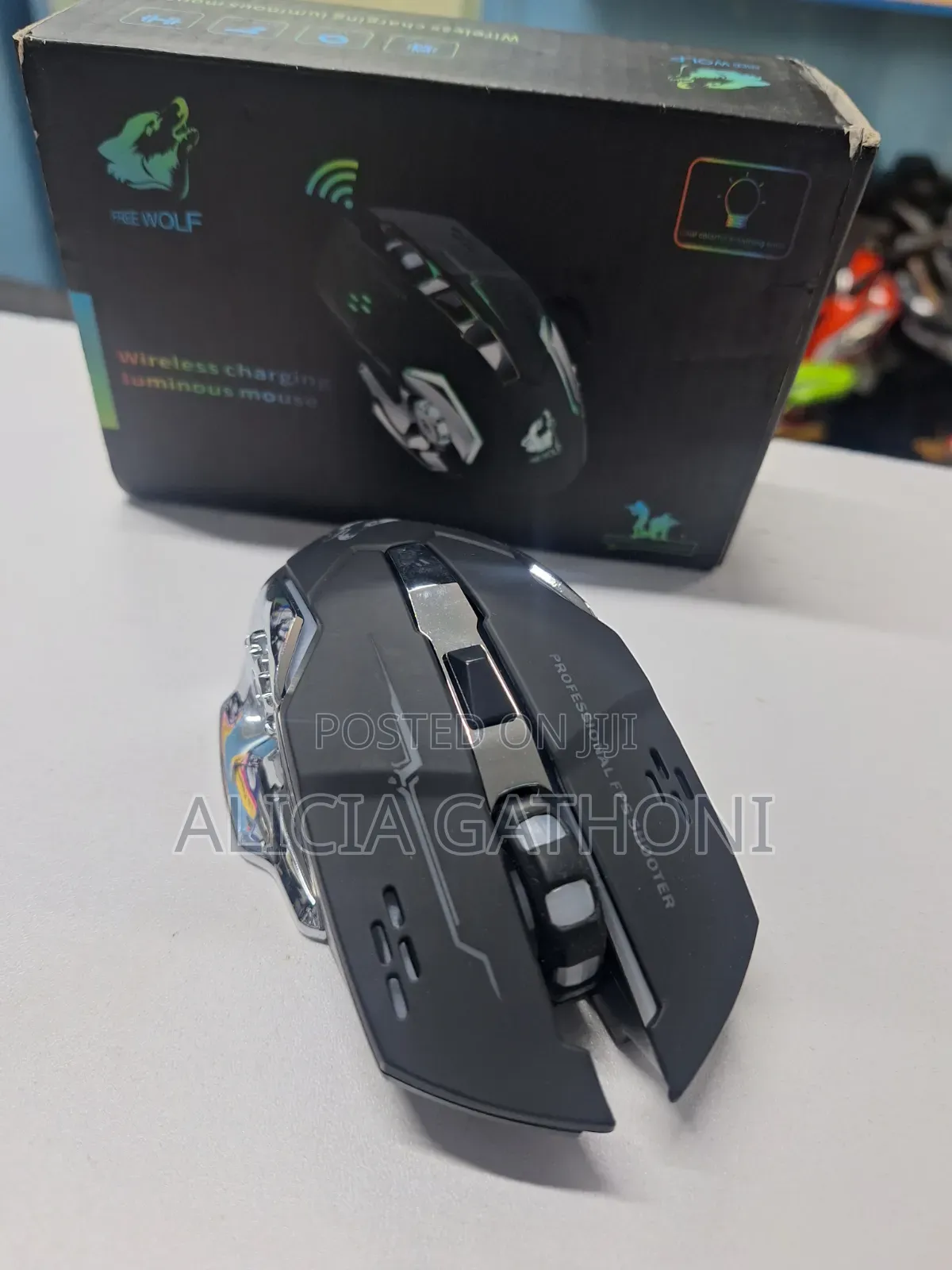 Free Wolf Wireless Charging Mouse