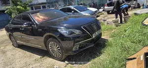 Toyota Crown 2017 Black