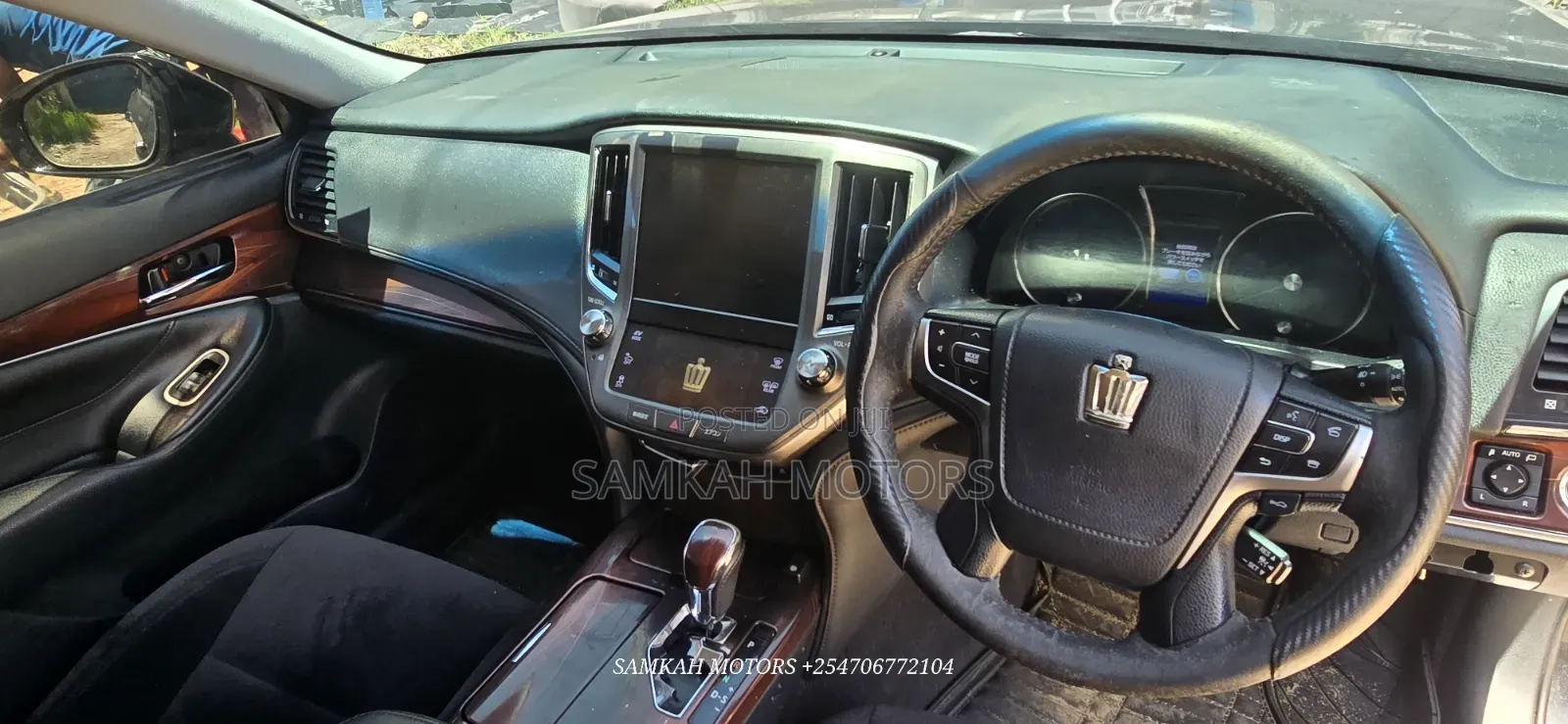 Toyota Crown 2017 Black