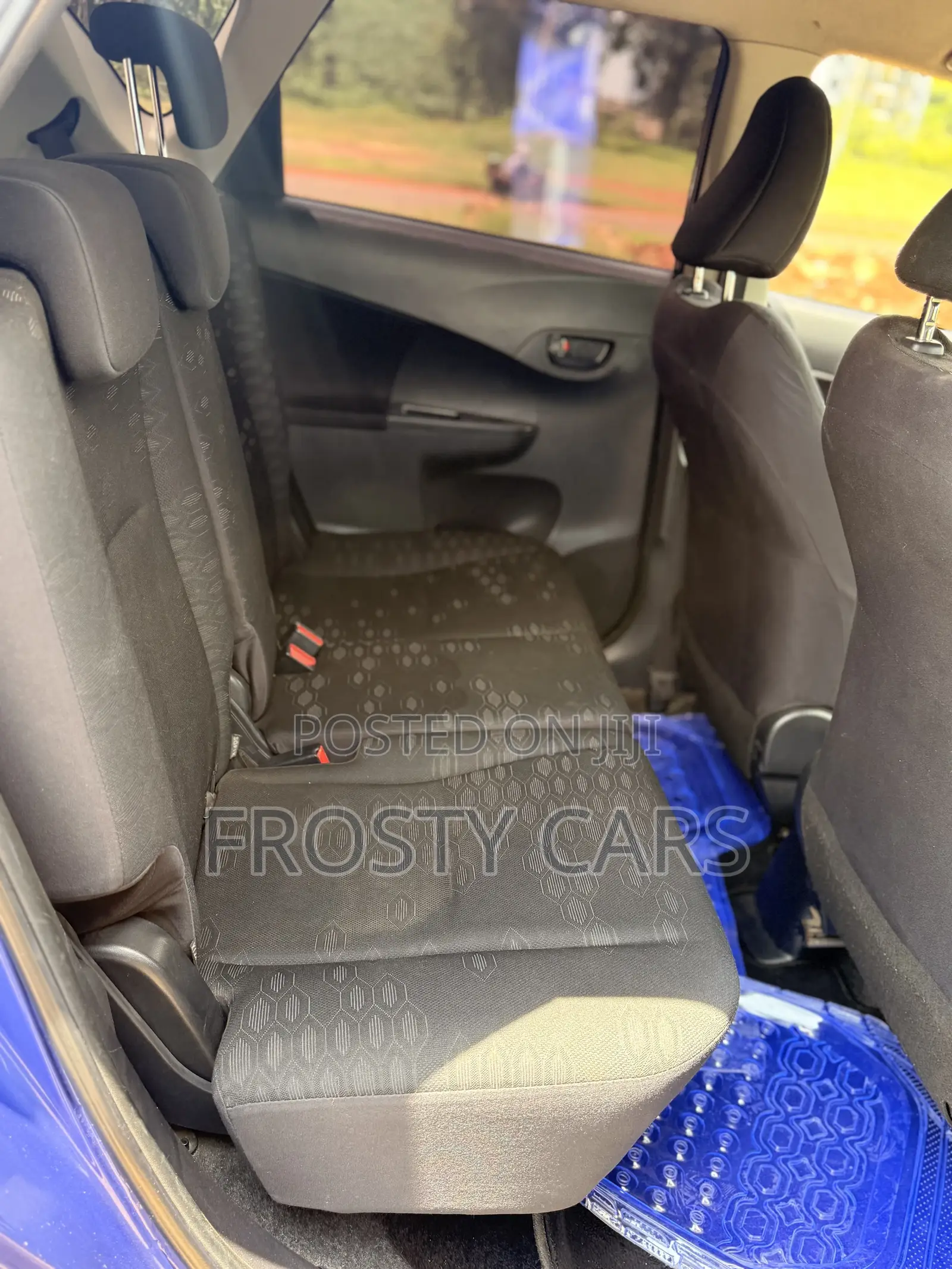 Toyota Ractis 1.5 FWD 2015 Blue