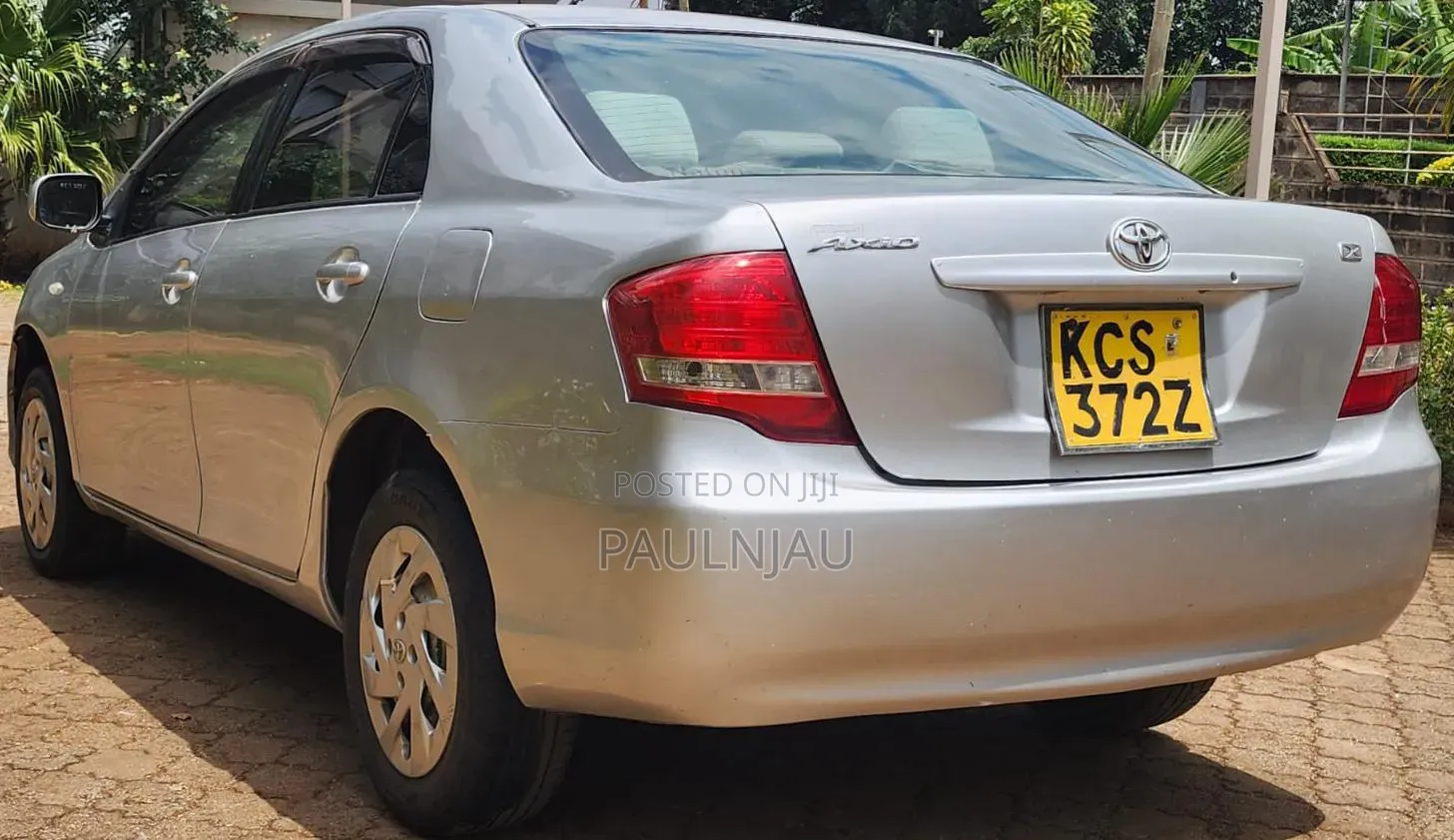 Toyota Axio 2011