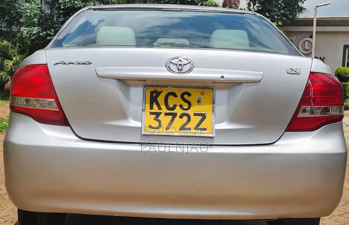Toyota Axio 2011