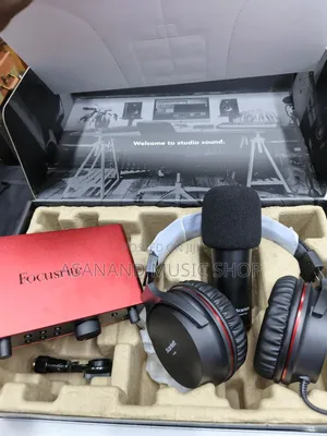 Focusrite Scarlett Solo Studio Bundle – Mic, Headphones, Interface
