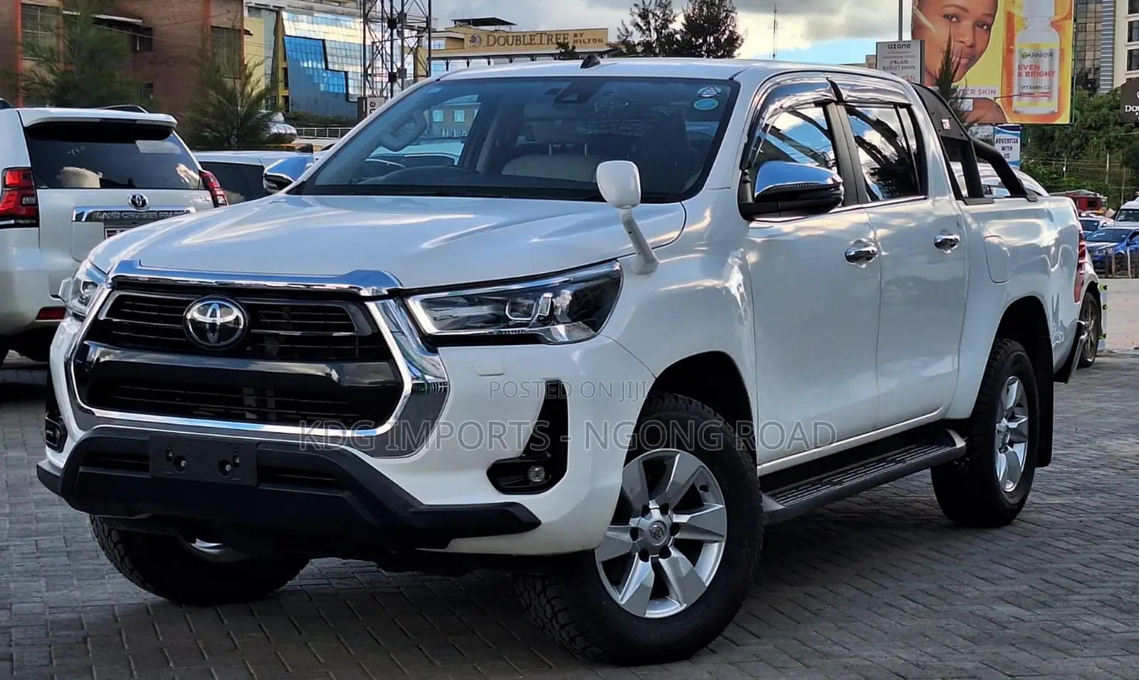 Toyota Hilux 2021 White