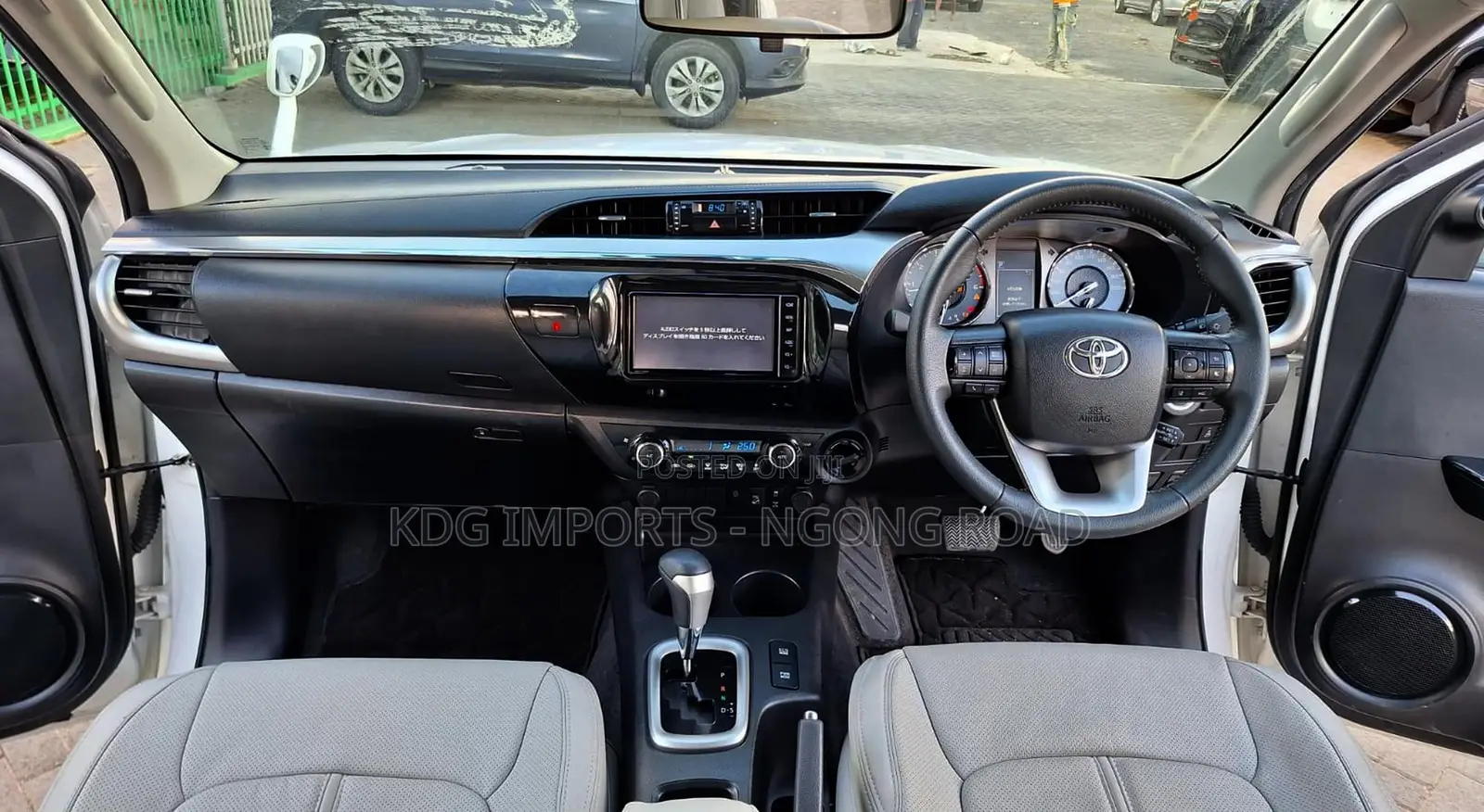 Toyota Hilux 2021 White