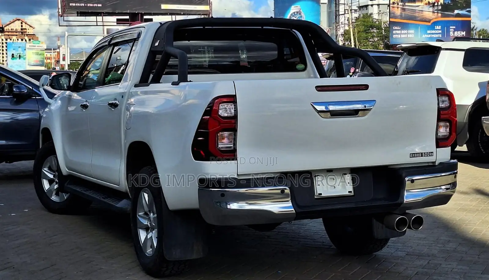 Toyota Hilux 2021 White