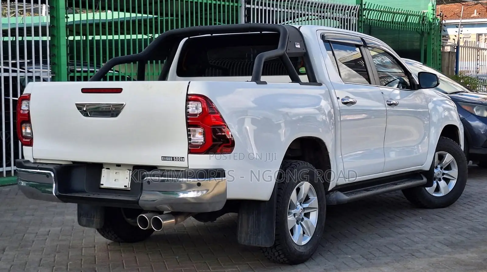 Toyota Hilux 2021 White