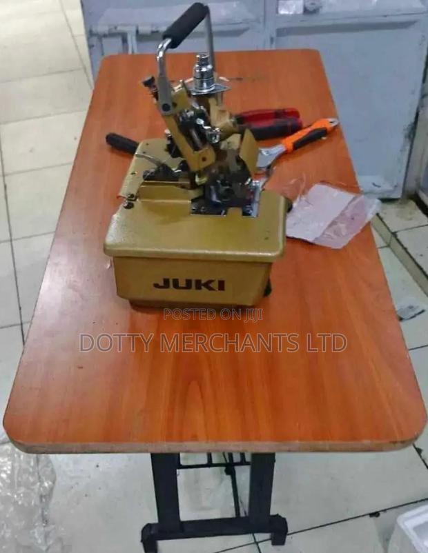 Overlock With Table - main view