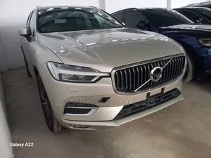 Volvo XC60 2020 Gold