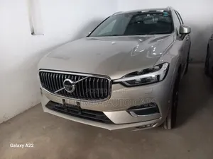 Volvo XC60 2020 Gold