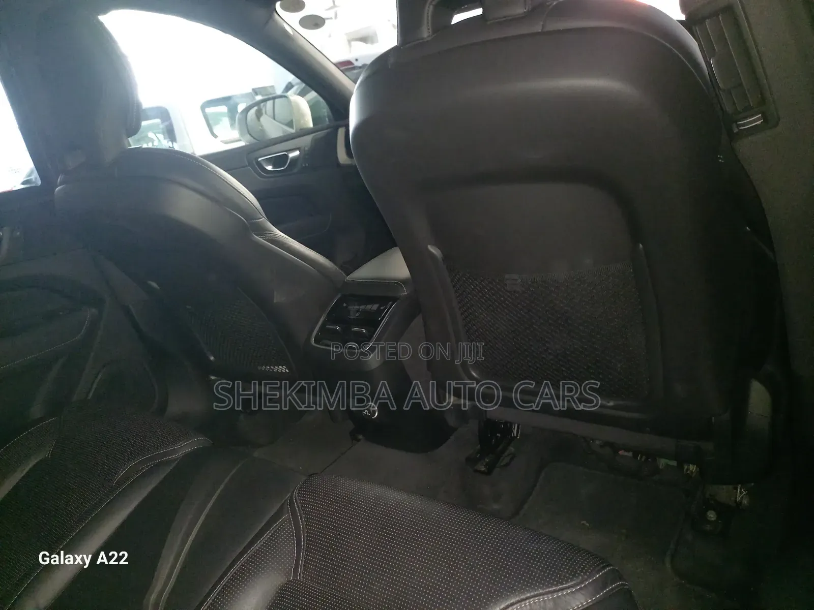 Volvo XC60 2020 Gold