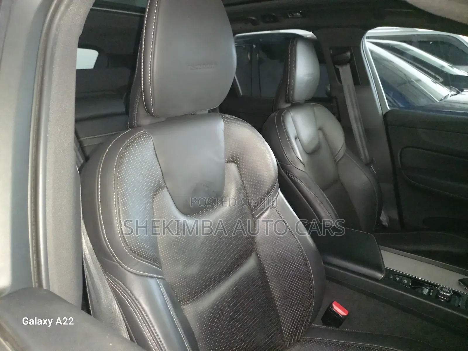 Volvo XC60 2020 Gold