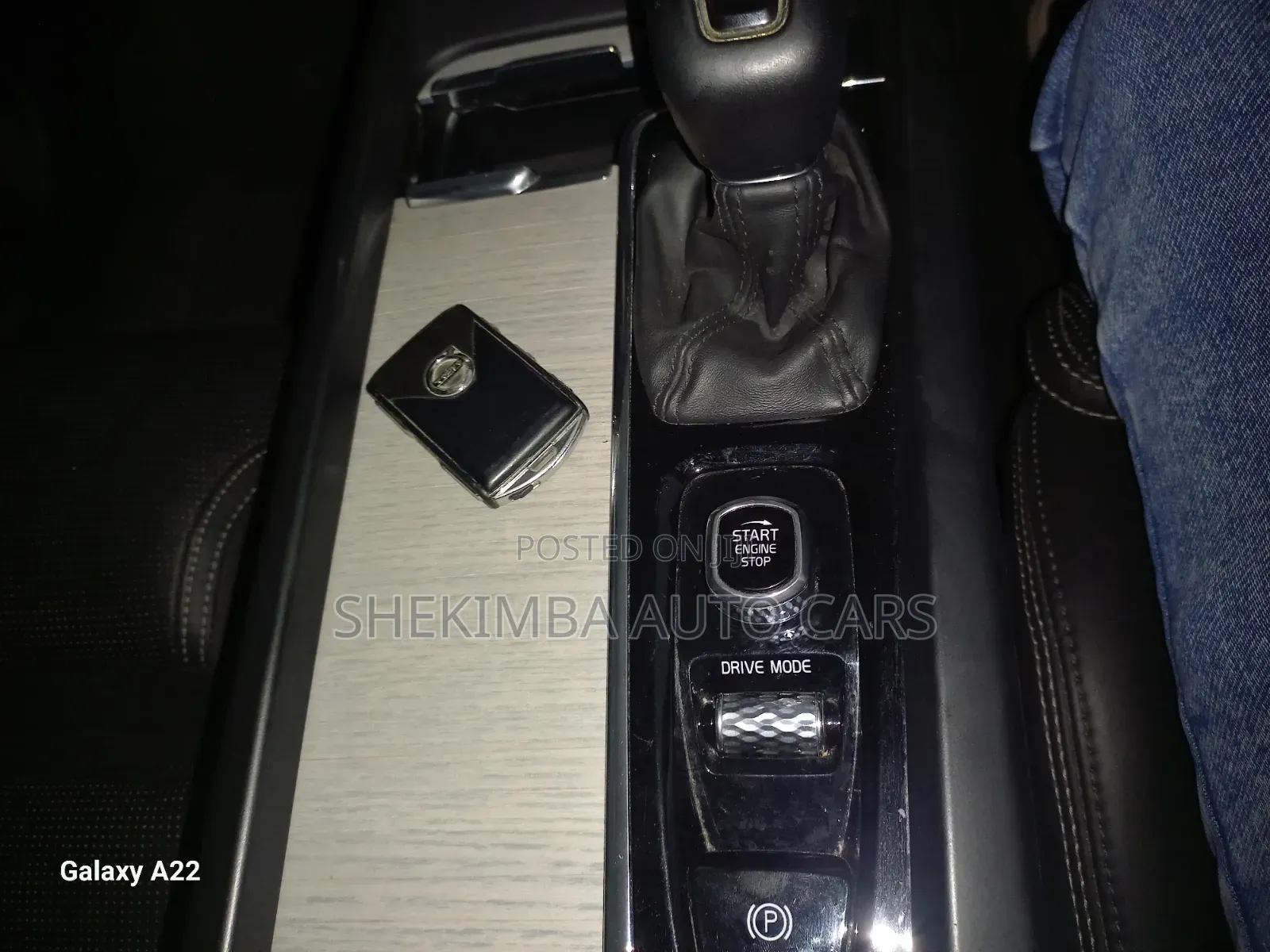 Volvo XC60 2020 Gold