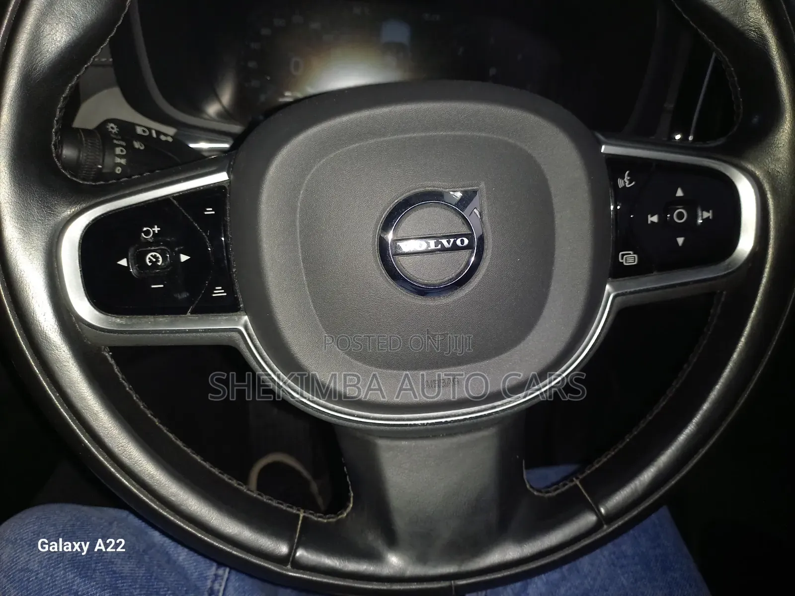 Volvo XC60 2020 Gold