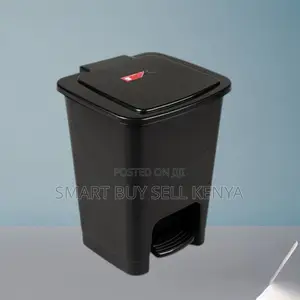 Durable Hands-Free 30l Hard Plastic Step Pedal Waste Bin