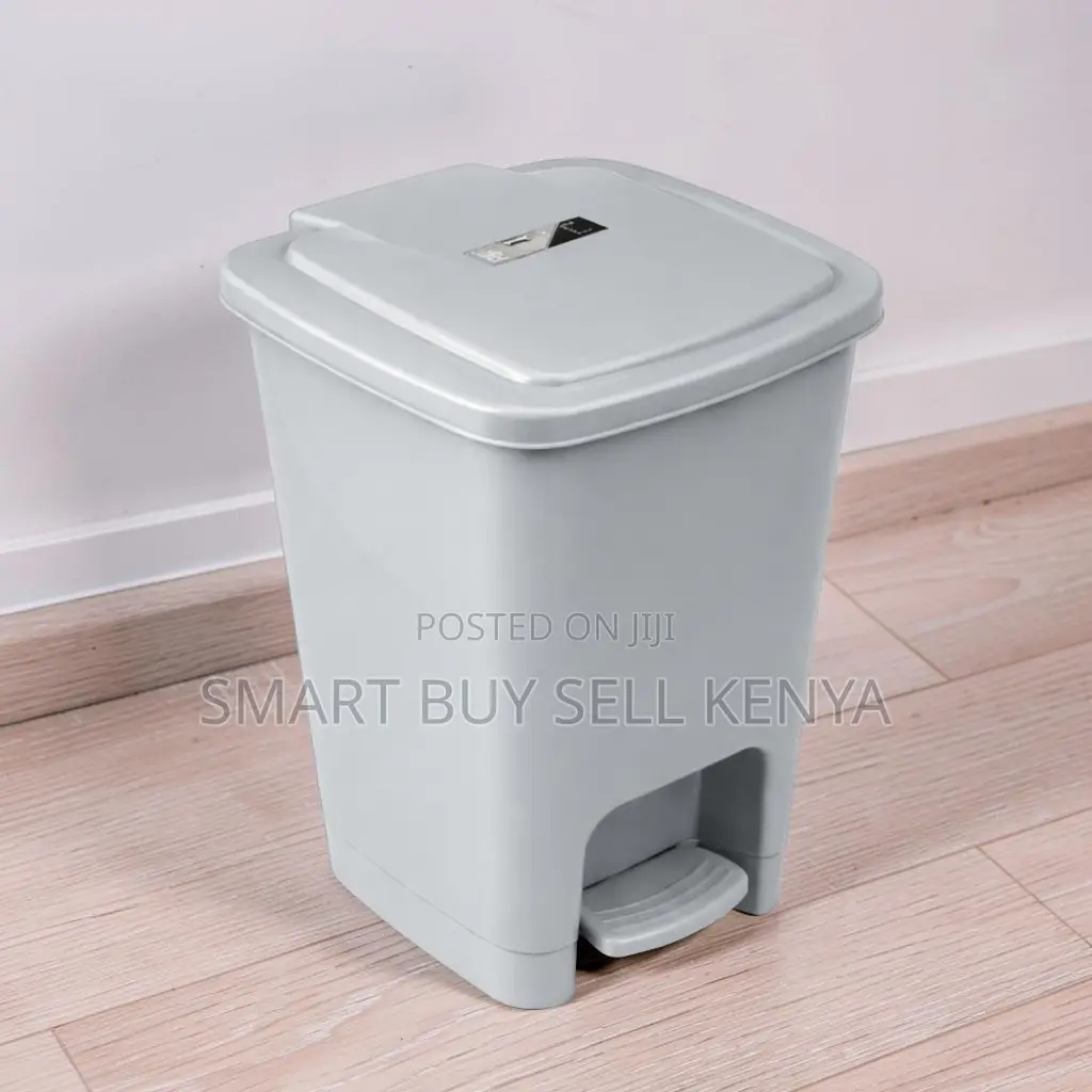 Large Capacity Hands-Free 30l Hard Plastic Step Pedal Waste Bin