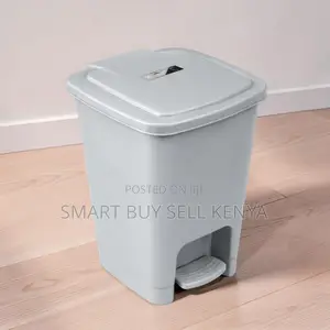 Hands-Free Multi-Purpose 30l Hard Plastic Step Pedal Waste Bin