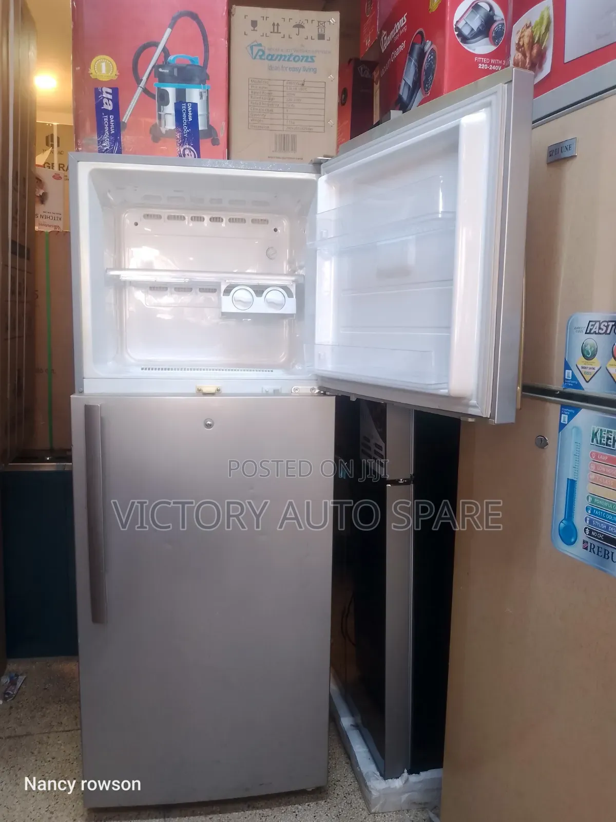 Top Freezer Refrigerator (Samsung)