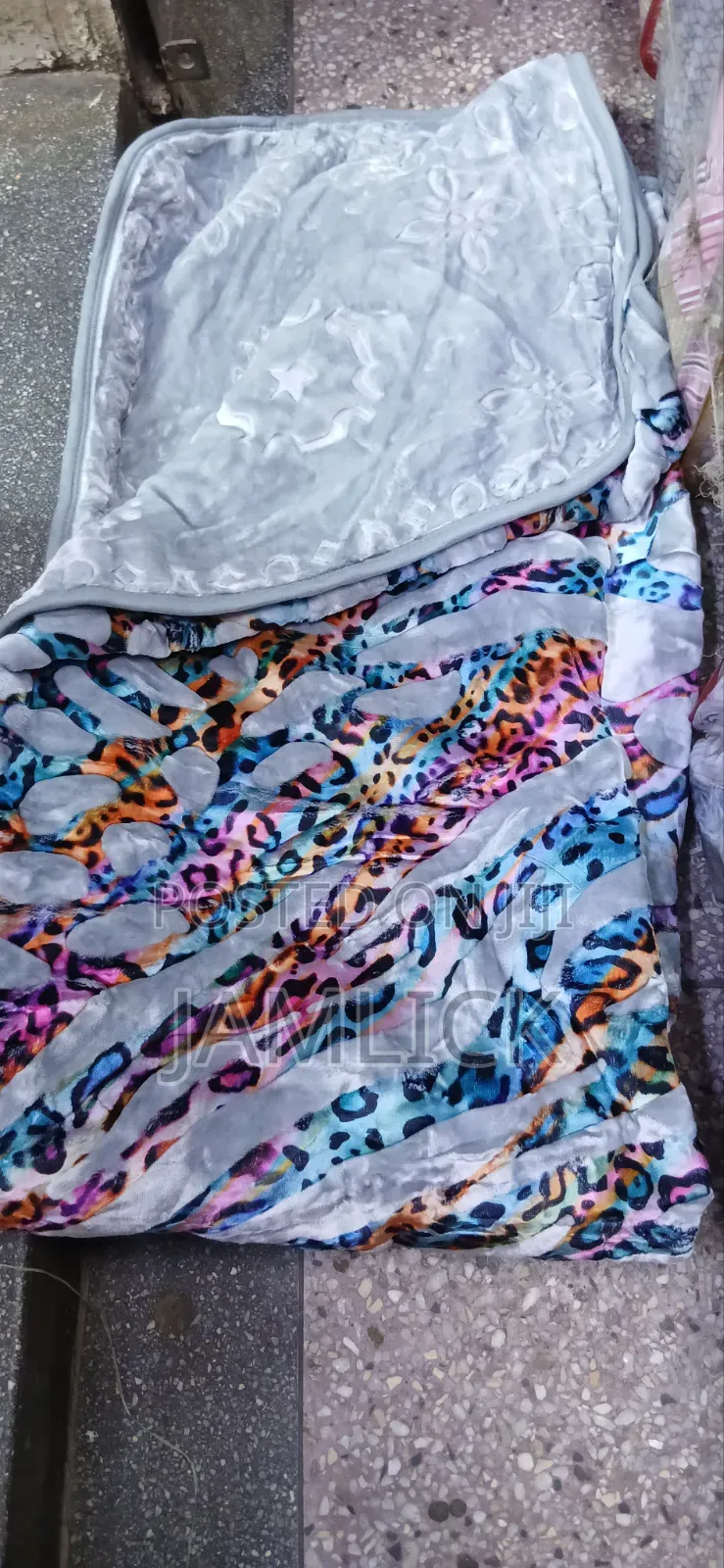 Single Two-Sided Blanket - Sk