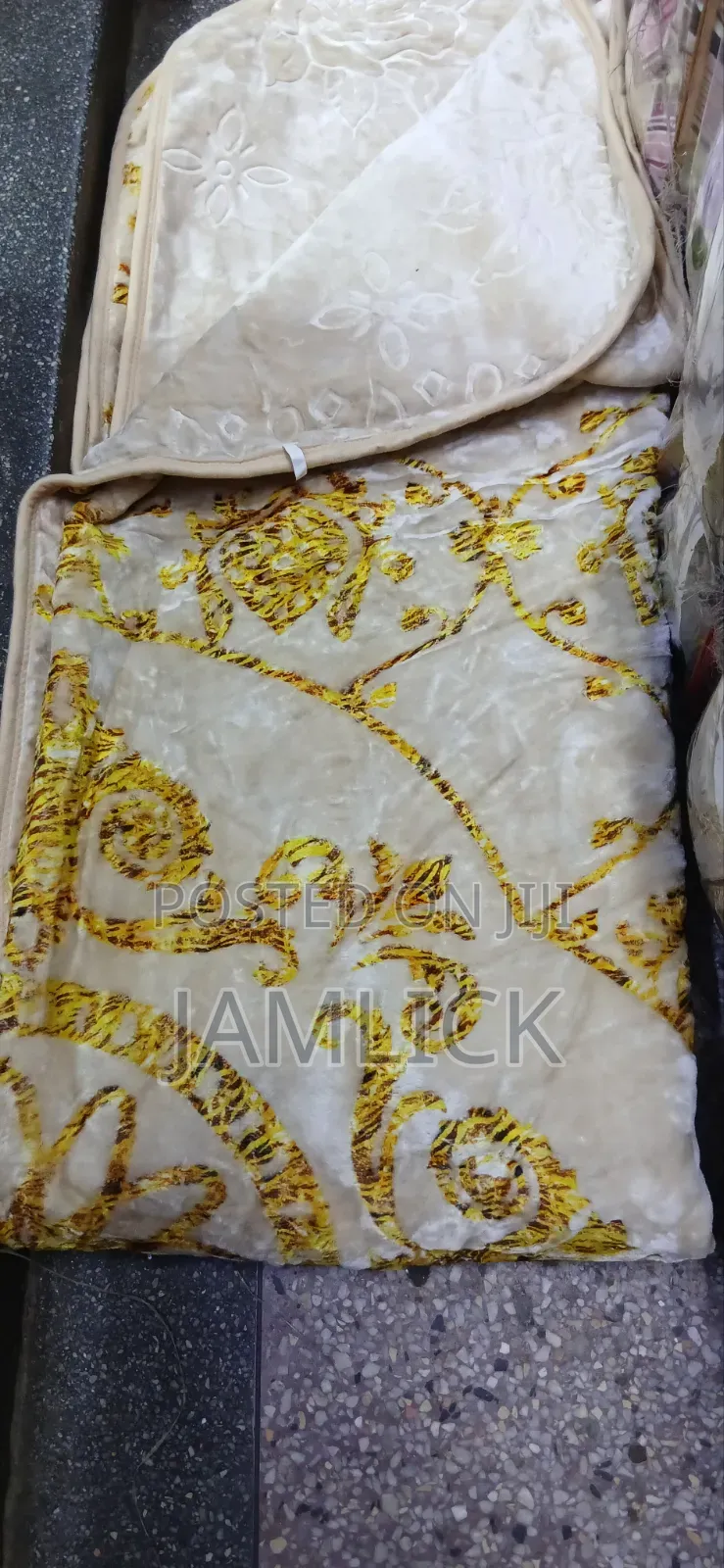 Single Two-Sided Blanket - Sk