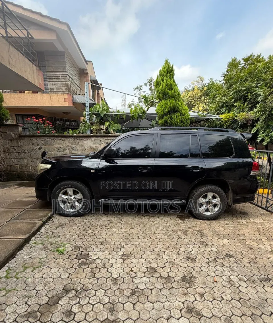 Toyota Land Cruiser 2011 Black