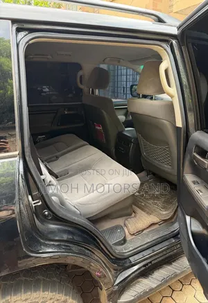 Toyota Land Cruiser 2011 Black