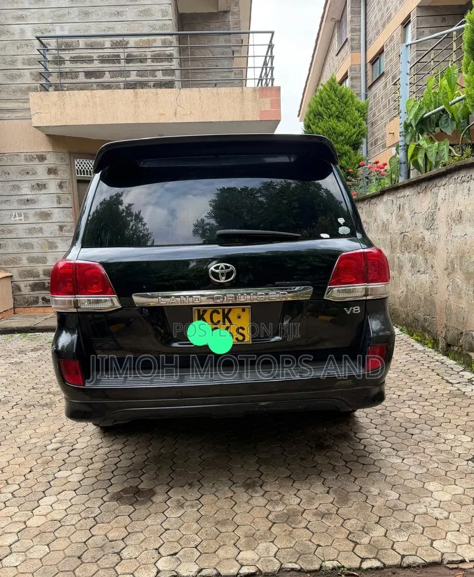 Toyota Land Cruiser 2011 Black