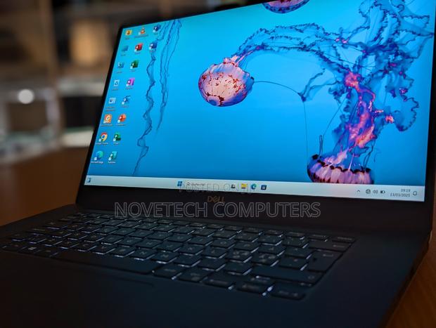 Laptop Dell Precision 5540 16GB Intel Core i7 SSD 512GB - thumbnail 3