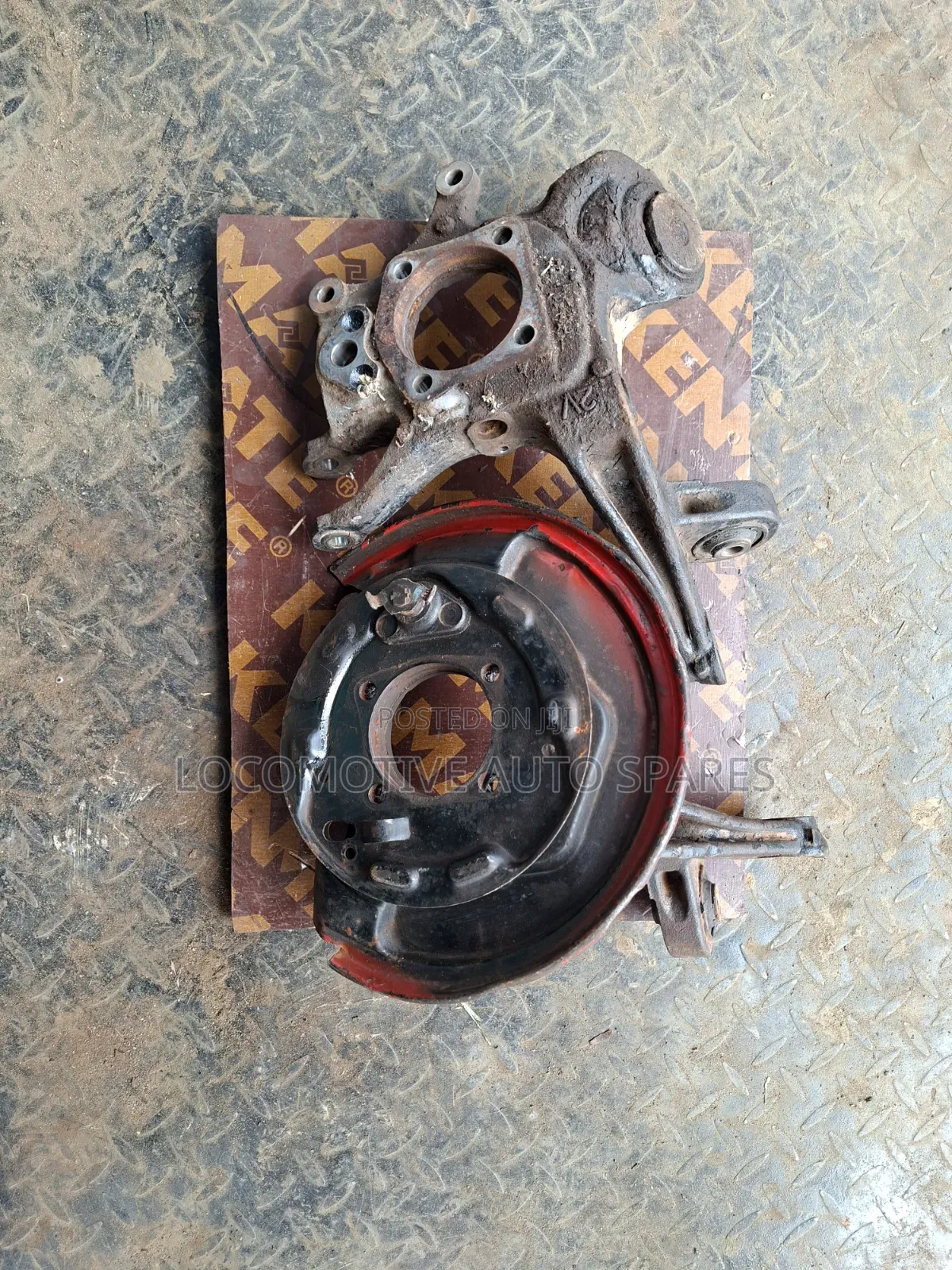 Rear Knuckle Caldina 2007