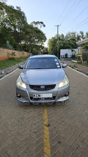 Subaru Legacy 2010 Silver
