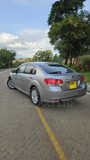 Subaru Legacy 2010 Silver