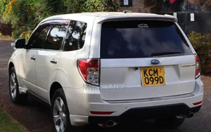 Subaru Forester 2.5X Automatic 2010 White