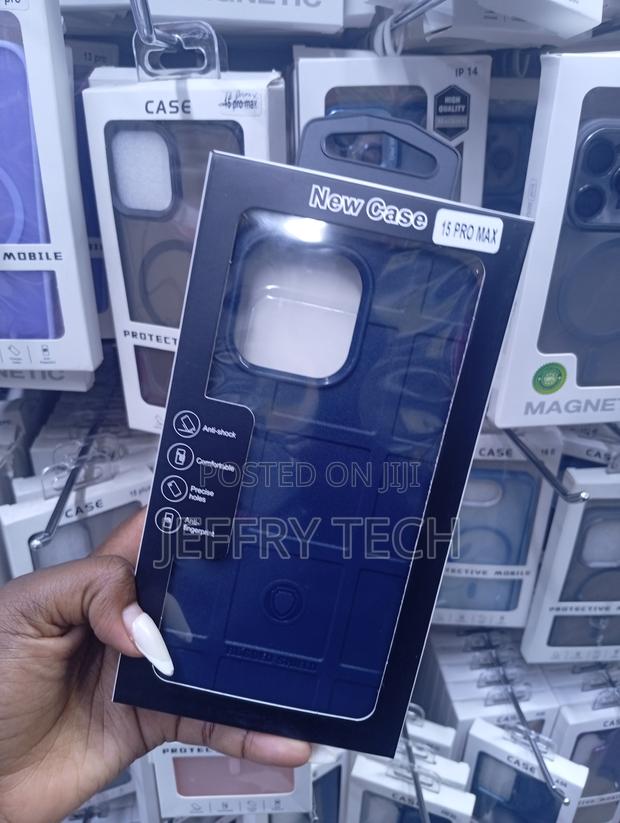 iPhone 15 Pro Max Semi-Rigid Material Case - thumbnail 2