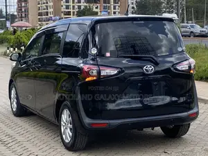 Toyota Sienta 2019