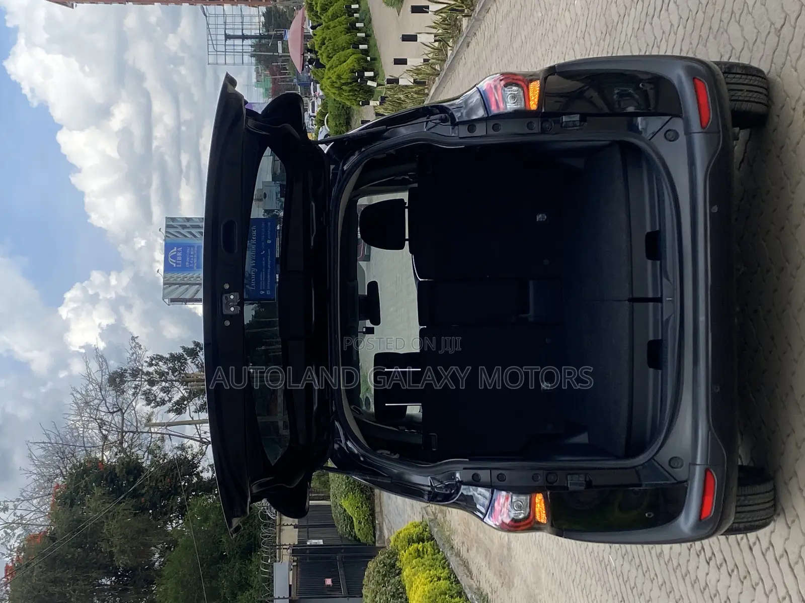 Toyota Sienta 2019