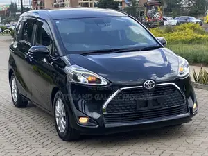Toyota Sienta 2019