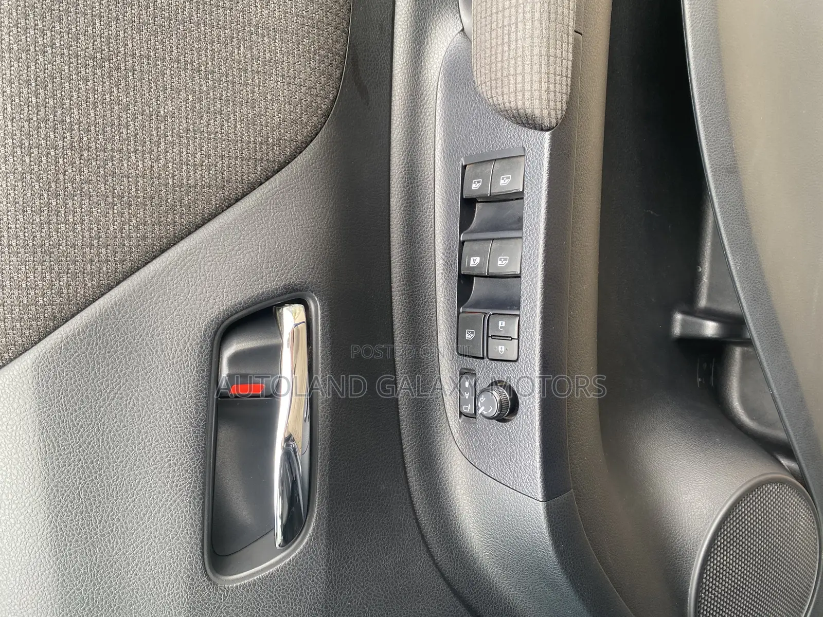Toyota Sienta 2019