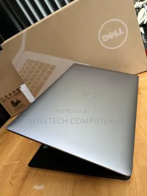 Laptop Dell Precision 5540 16GB Intel Xeon SSD 512GB