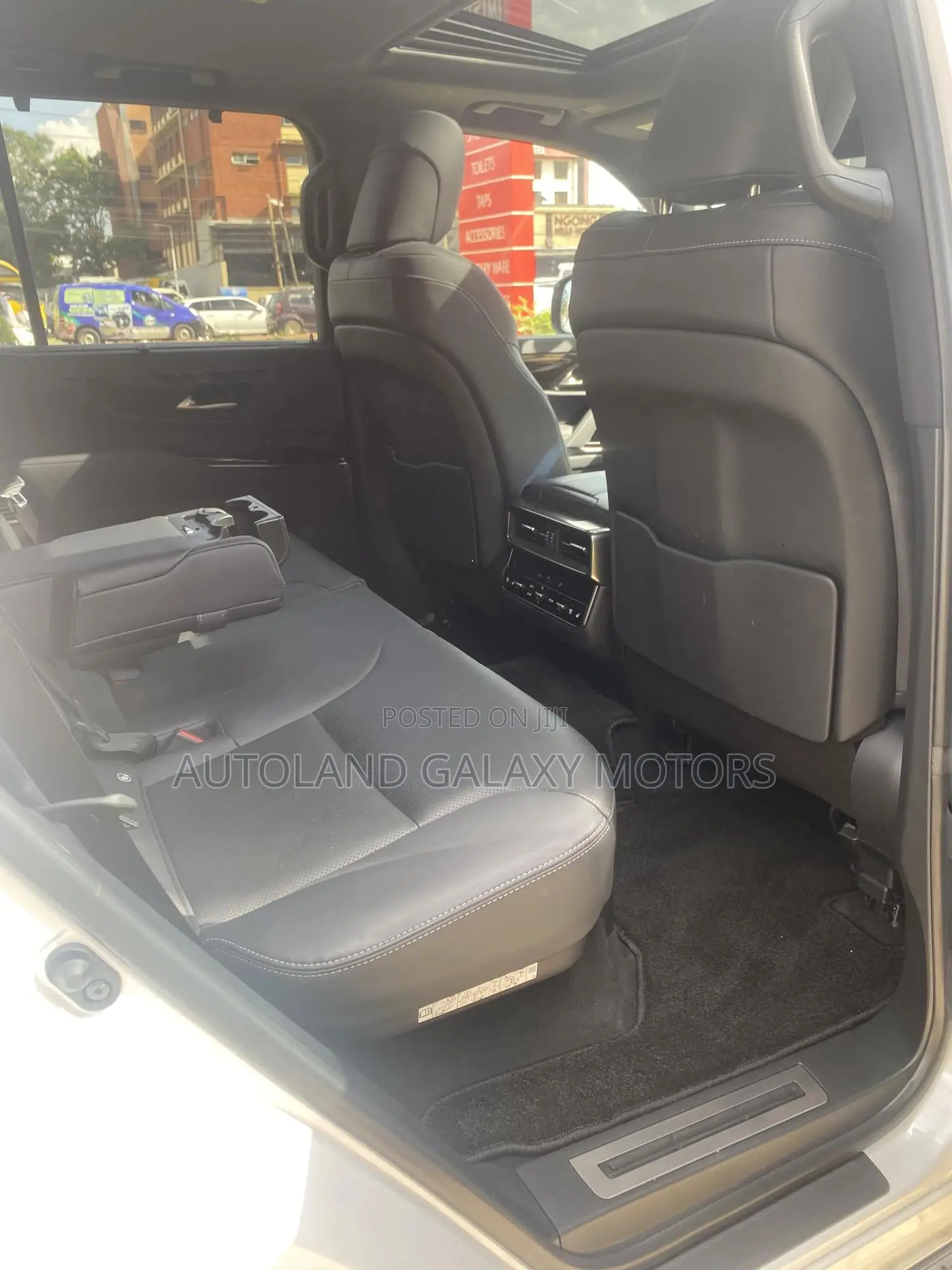 Lexus LX 600 2022 White