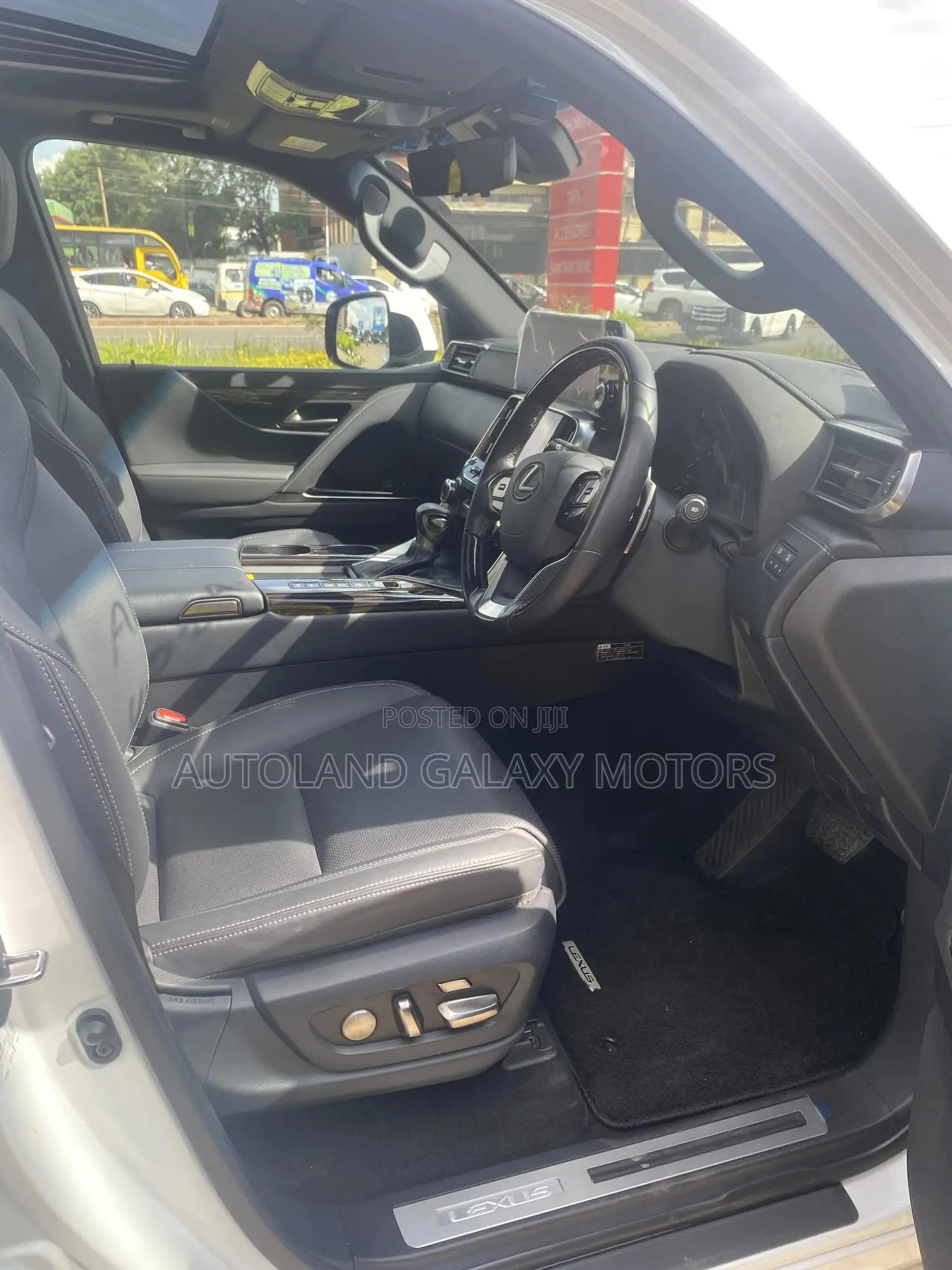 Lexus LX 600 2022 White