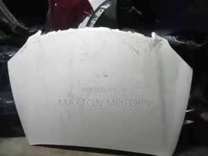 Crown Athlete 2006-2008 Bonnet Without Grille