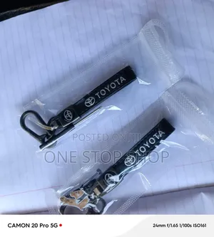 1pc Key Chain Leather Strap With Iconic Toyota Logo