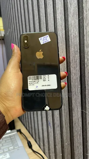 New Apple iPhone XS 64 GB Black