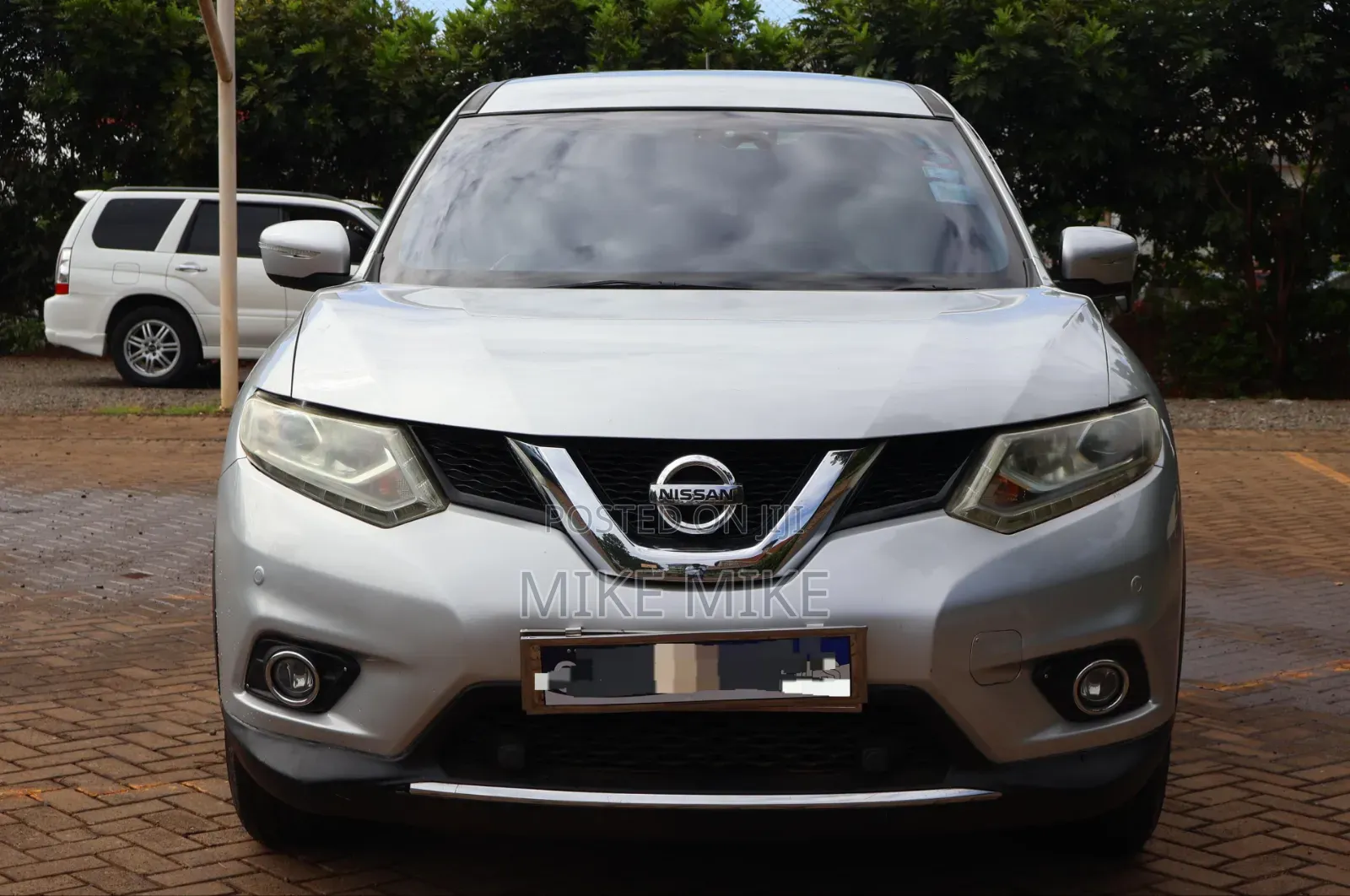 Nissan X-Trail 2.0 Petrol FWD 2014 Silver