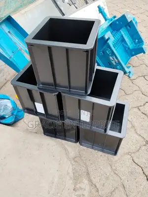 Standard Plastic Cube Moulds