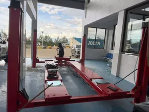 Heavy Duty and Industrial Use 4tns Four Post Carlift Machine Sunshine