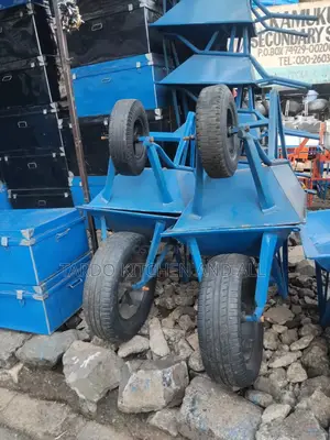 Heavy Duty Wheelbarrow