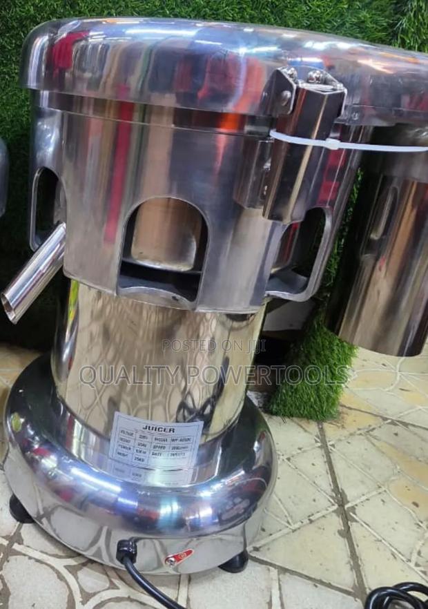 Trusted a 3000 G Commercial Juicer - thumbnail 2