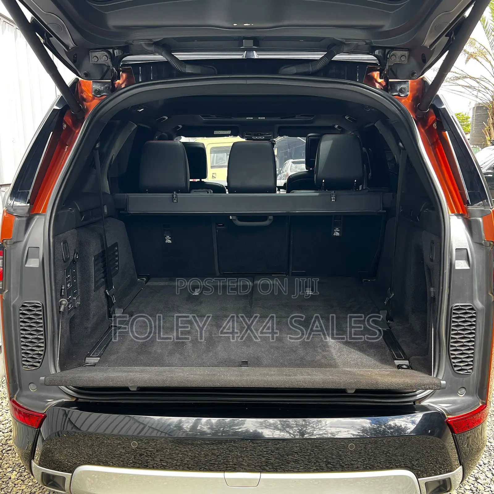 Land Rover Discovery HSE Luxury Diesel 4x4 2017 Orange