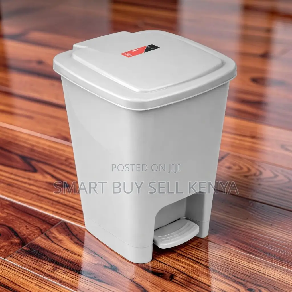 Hands-Free Easy Clean 30 Litres Hard Plastic Step Pedal Waste Bin